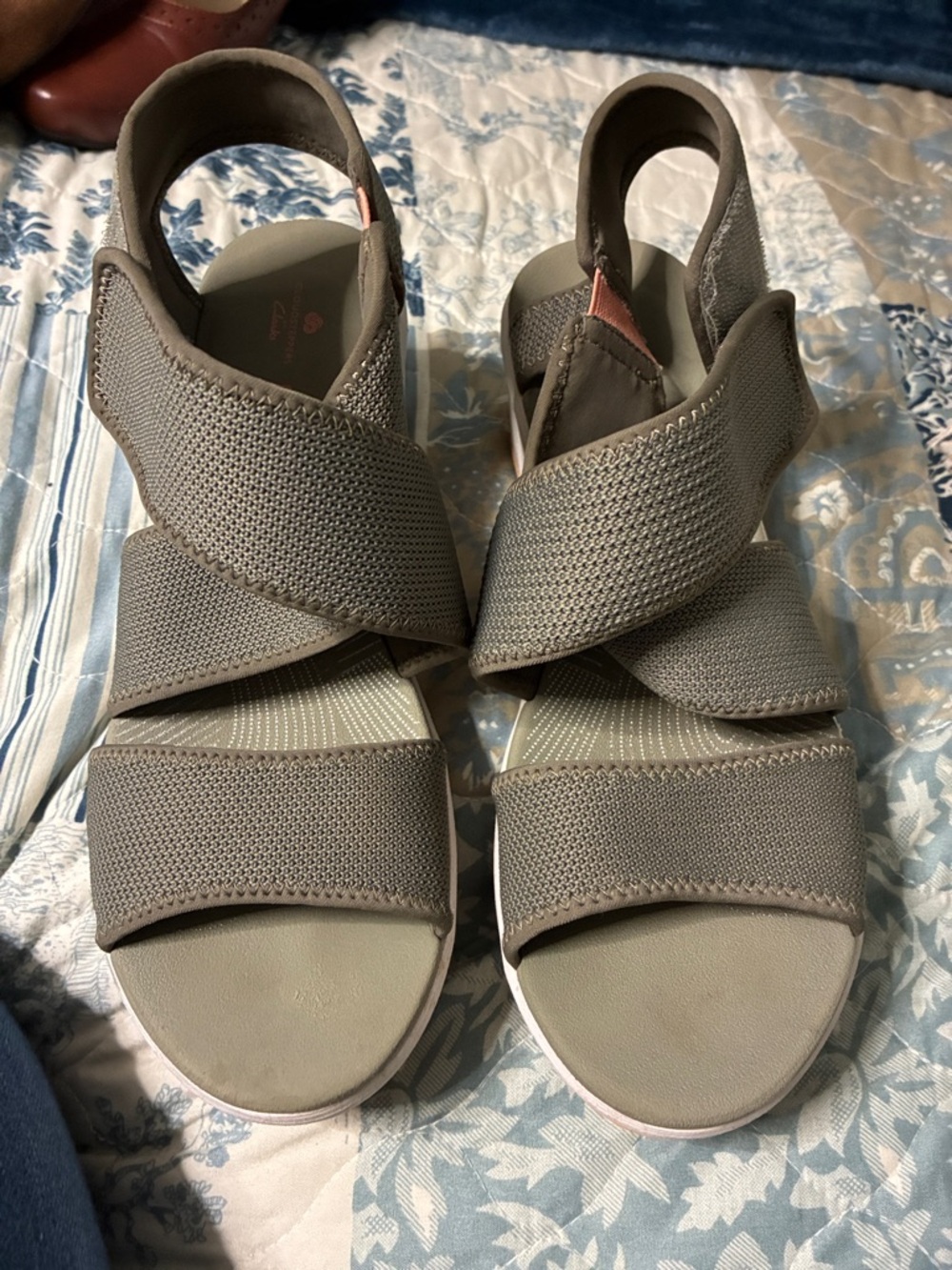 Cloudsteppers by Clarks Elastic Crossover Sandal in green